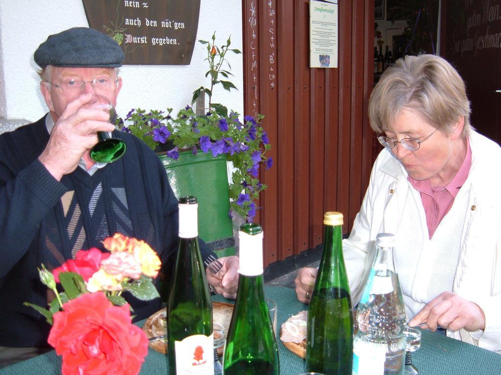 Kleines Winzerhauschen Villa Bremm Bilik gambar