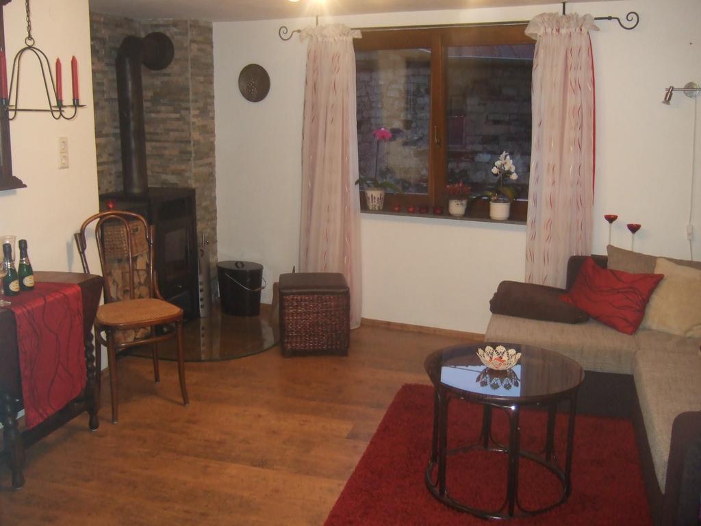 Kleines Winzerhauschen Villa Bremm Bilik gambar