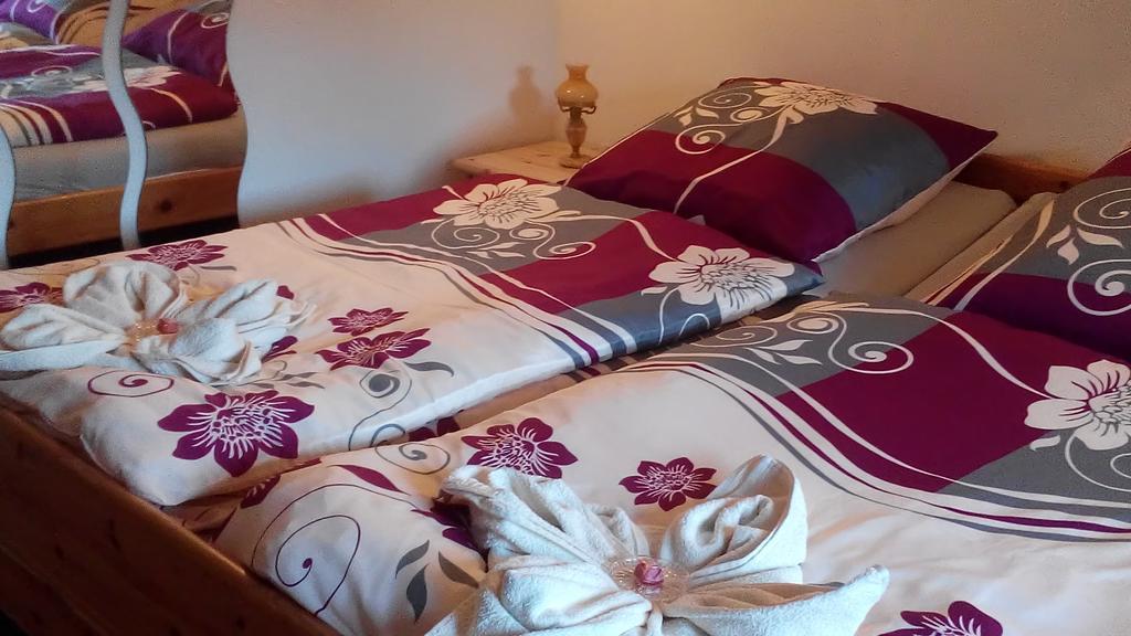 Kleines Winzerhauschen Villa Bremm Bilik gambar
